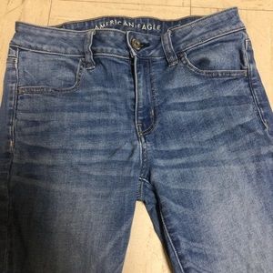 American Eagle Medium Wash Mid-Rise Jeggings